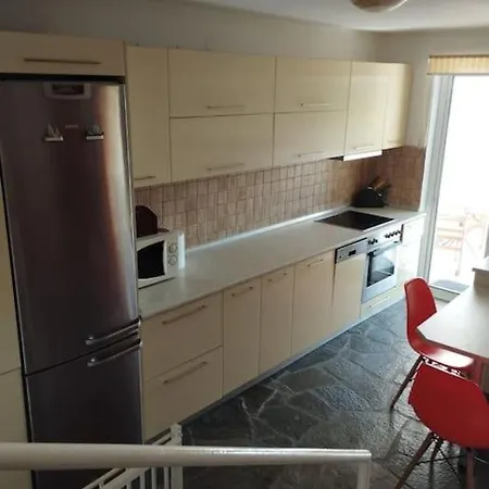 3 Yatak Odali Genis Ev Muelkue Paliouri Sahile Yuerueme Apartment *