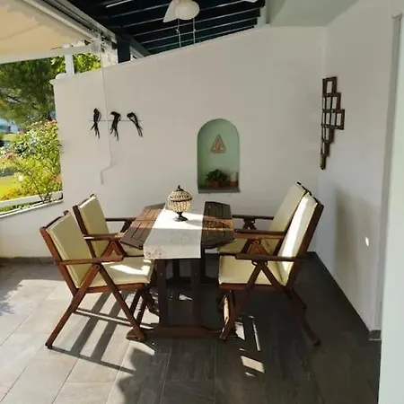 3 Yatak Odali Genis Ev Muelkue Paliouri Sahile Yuerueme Apartment