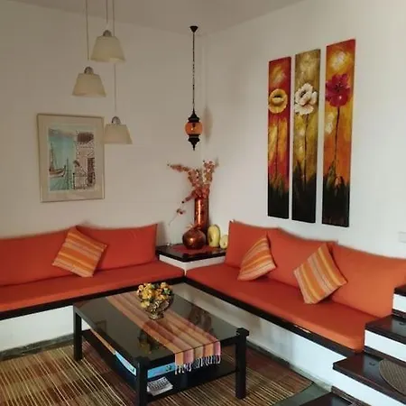 3 Yatak Odali Genis Ev Muelkue Paliouri Sahile Yuerueme Apartment
