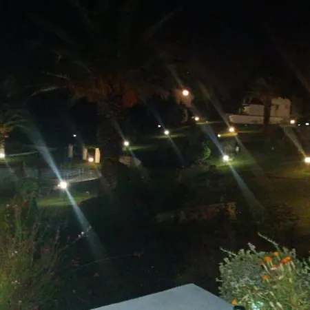 3 Yatak Odali Genis Ev Muelkue Paliouri Sahile Yuerueme *